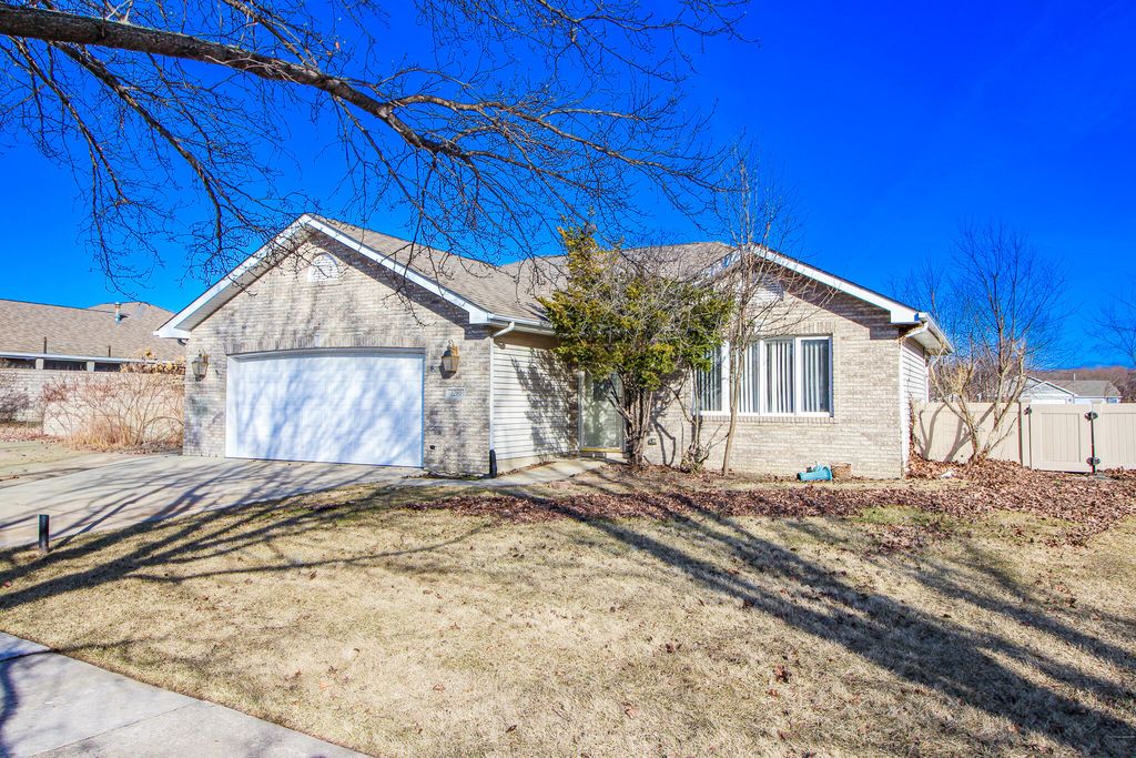 1281 Medlee Drive, Hobart, IN 46342