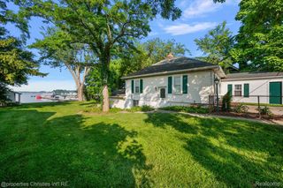11346 E Shore Drive, Green Oak Township, MI 48189