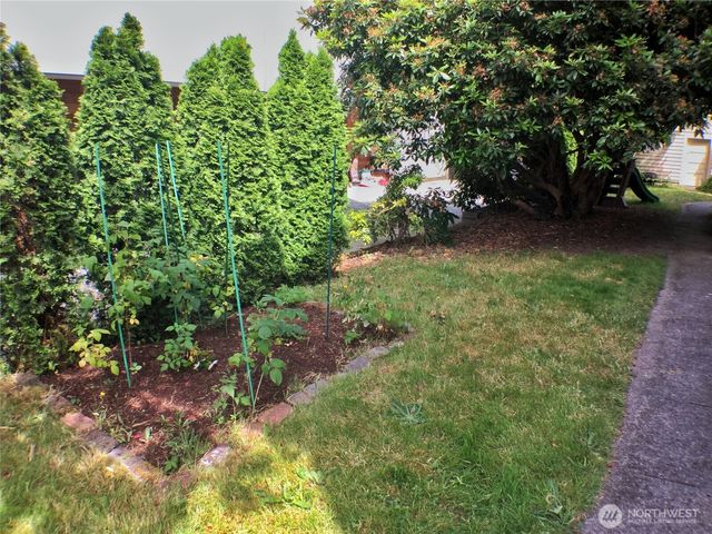 910 NW 52nd Street, Seattle, WA 98107