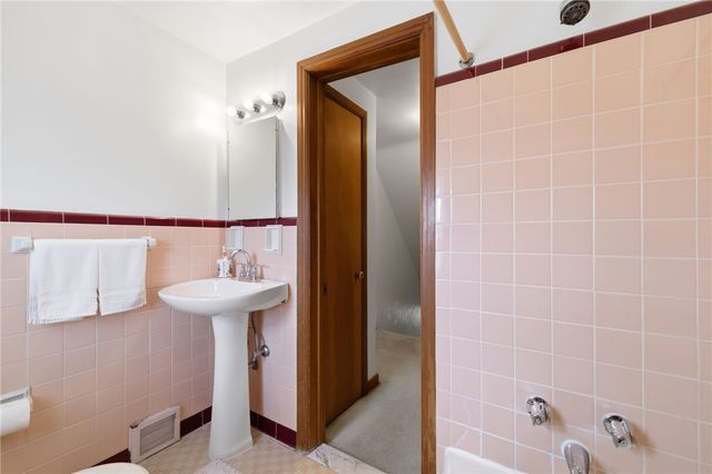 1136 Peermont Ave 1, Dormont, PA 15216