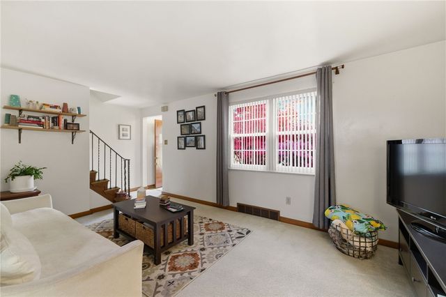 1136 Peermont Ave 1, Dormont, PA 15216