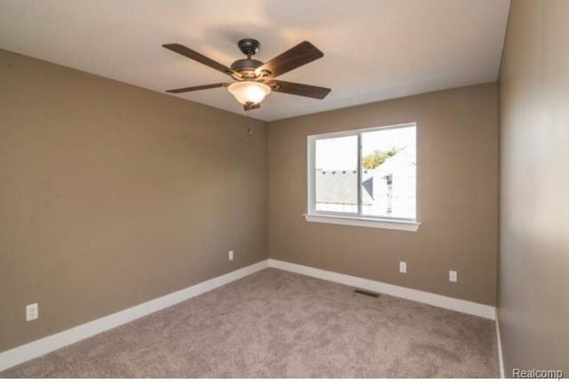 5927 Nottingham Point, Brighton, MI 48116