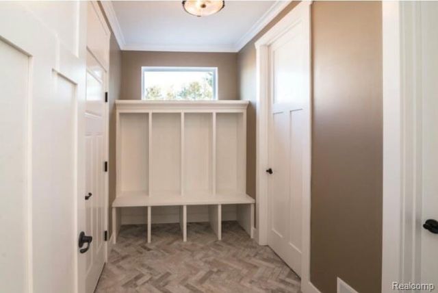 5927 Nottingham Point, Brighton, MI 48116