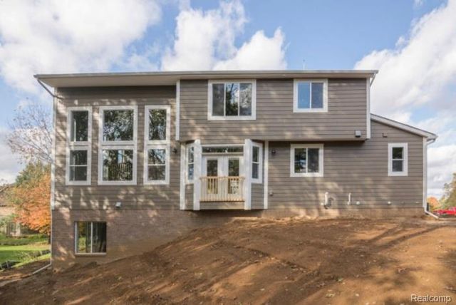 5927 Nottingham Point, Brighton, MI 48116