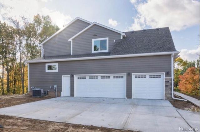 5927 Nottingham Point, Brighton, MI 48116