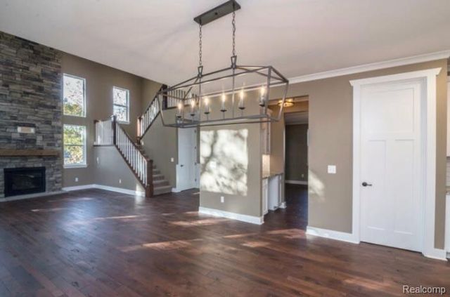 5927 Nottingham Point, Brighton, MI 48116