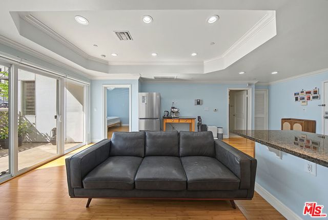 3061 W 12th Place 102, Los Angeles, CA 90006