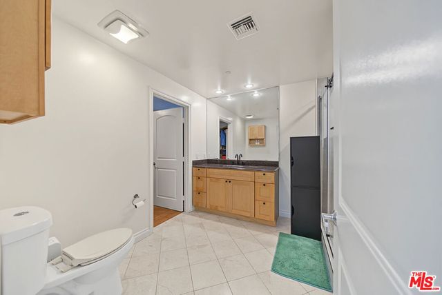 3061 W 12th Place 102, Los Angeles, CA 90006