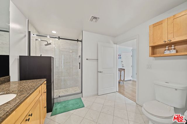 3061 W 12th Place 102, Los Angeles, CA 90006