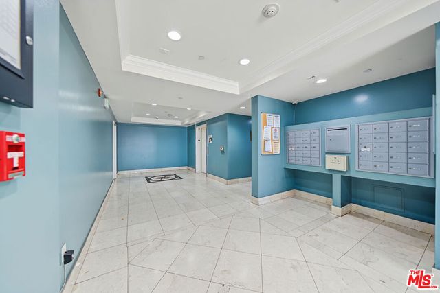 3061 W 12th Place 102, Los Angeles, CA 90006