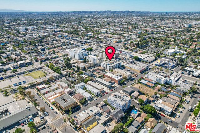 3061 W 12th Place 102, Los Angeles, CA 90006