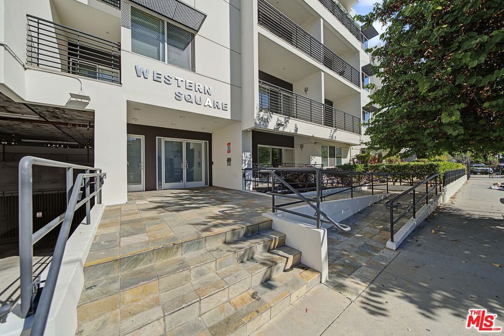 3061 W 12th Place 102, Los Angeles, CA 90006 — photo 2