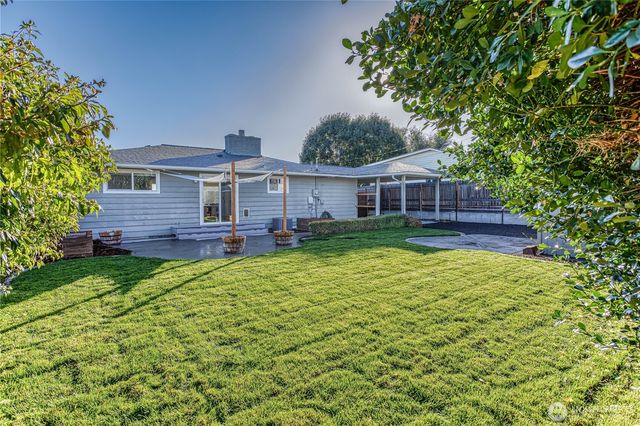 1104 Rosewood Avenue, Wenatchee, WA 98801