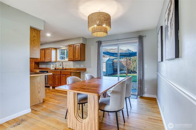 1104 Rosewood Avenue, Wenatchee, WA 98801