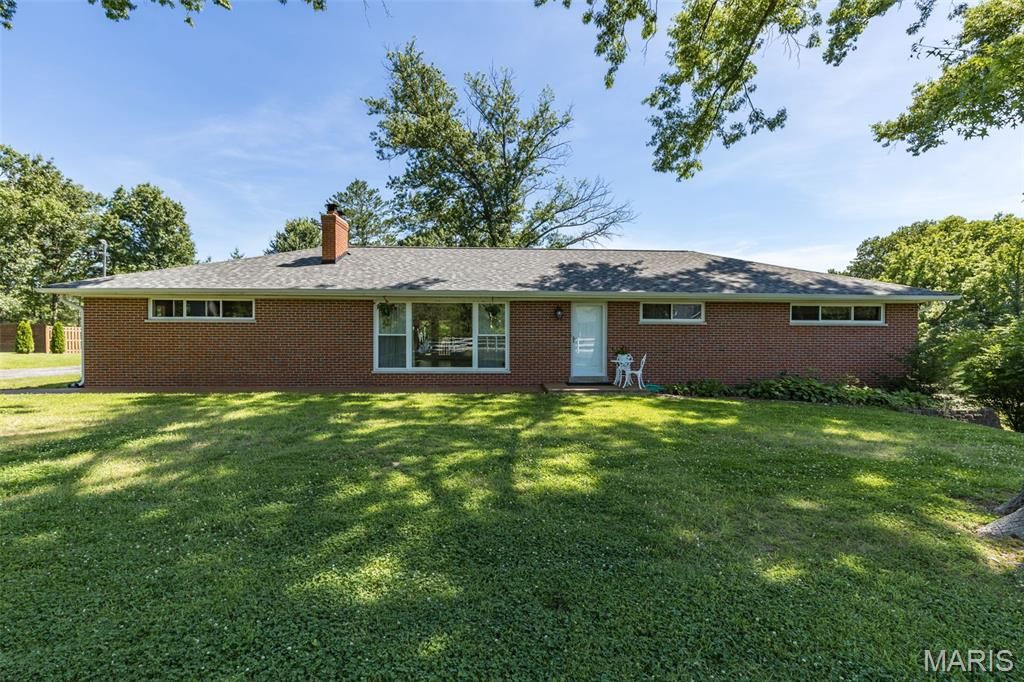 2550 Bluffwood Drive, Unincorporated, MO 63129