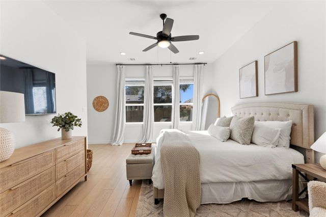 149 Comfort Maple LN, Dripping Springs, TX 78620