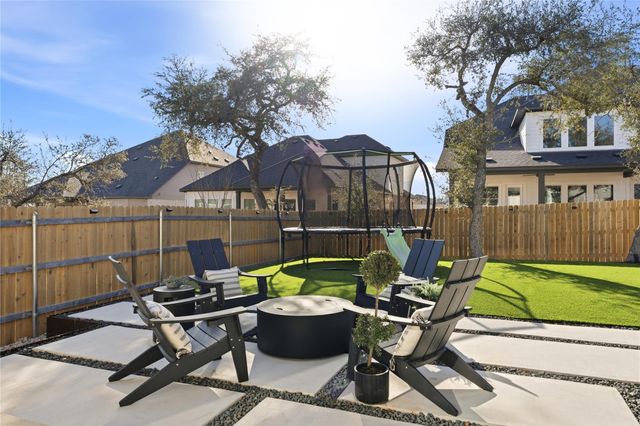 149 Comfort Maple LN, Dripping Springs, TX 78620