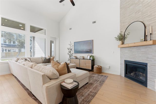 149 Comfort Maple LN, Dripping Springs, TX 78620