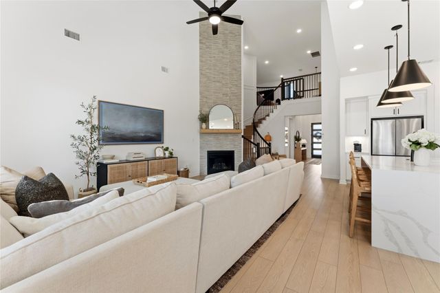 149 Comfort Maple LN, Dripping Springs, TX 78620