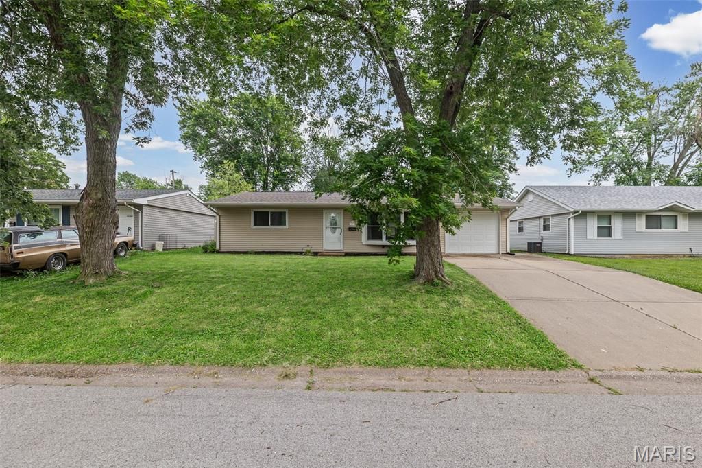 605 W Adams Street, O'fallon, IL 62269
