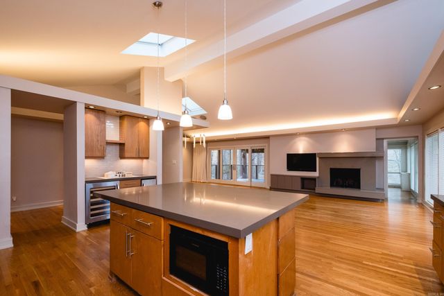 8 Racquet Court, Little Rock, AR 72227