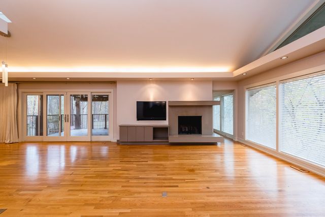 8 Racquet Court, Little Rock, AR 72227