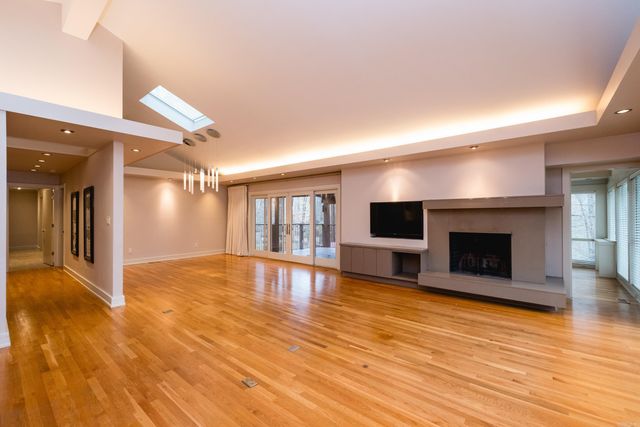 8 Racquet Court, Little Rock, AR 72227