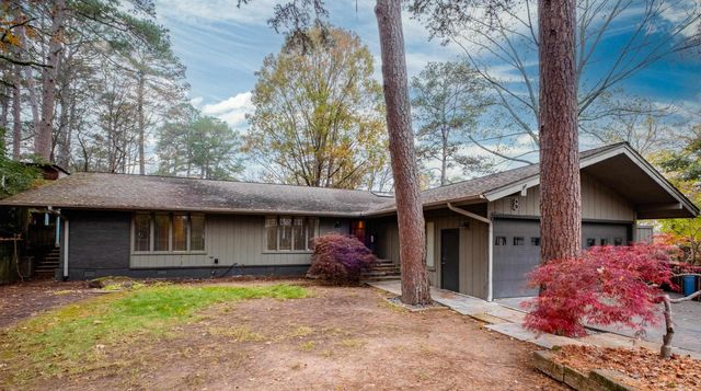 8 Racquet Court, Little Rock, AR 72227