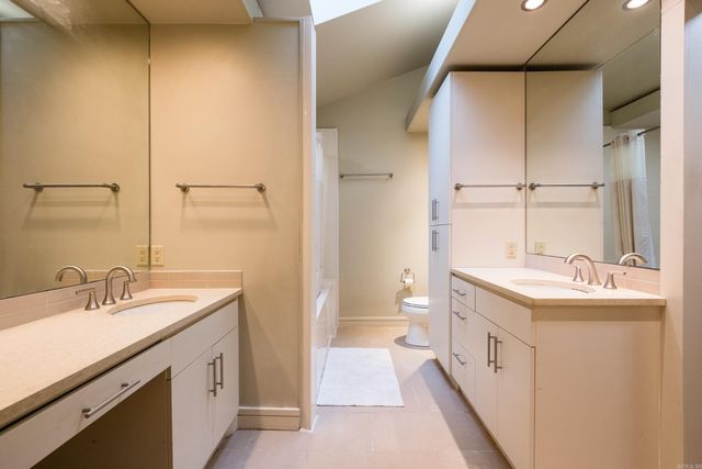 8 Racquet Court, Little Rock, AR 72227