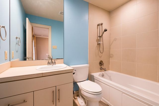 8 Racquet Court, Little Rock, AR 72227