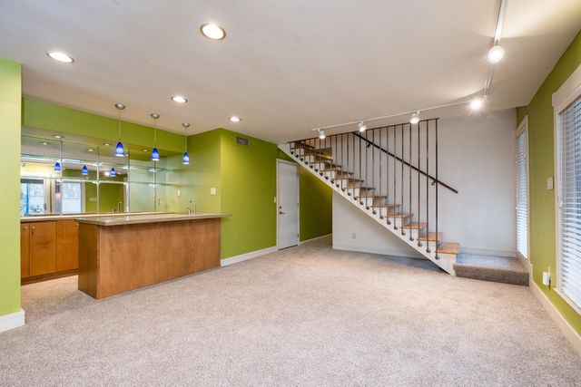 8 Racquet Court, Little Rock, AR 72227