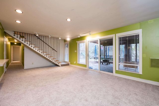 8 Racquet Court, Little Rock, AR 72227