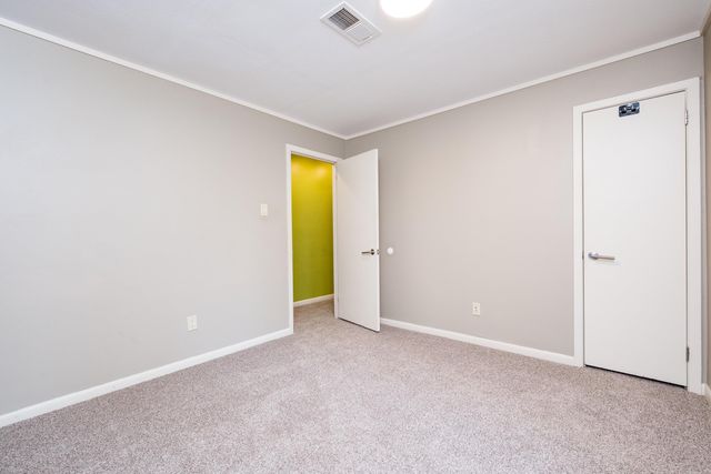 8 Racquet Court, Little Rock, AR 72227