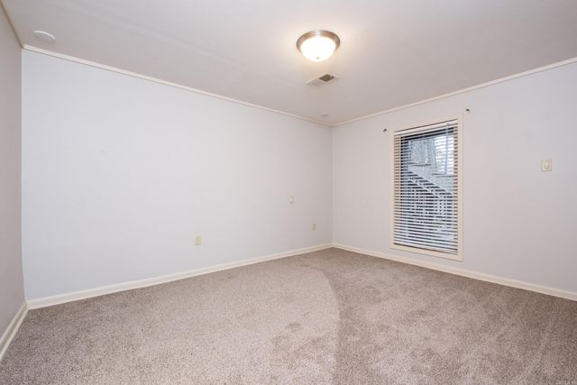 8 Racquet Court, Little Rock, AR 72227