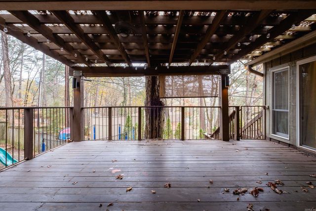 8 Racquet Court, Little Rock, AR 72227