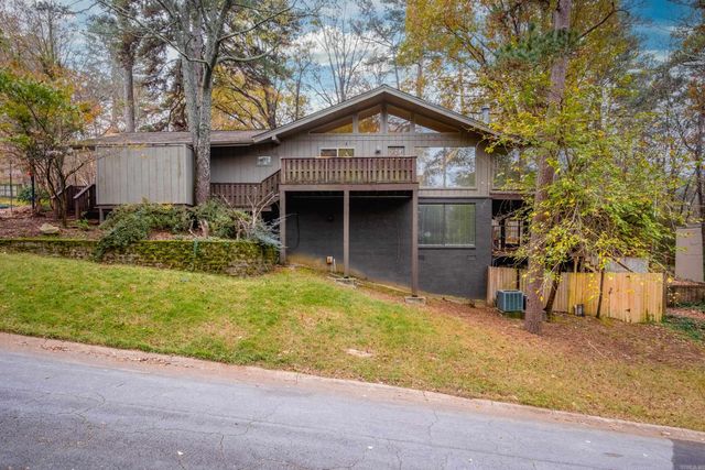 8 Racquet Court, Little Rock, AR 72227