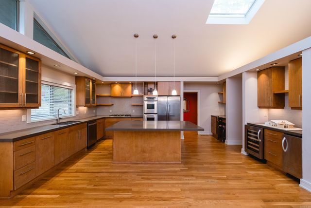 8 Racquet Court, Little Rock, AR 72227