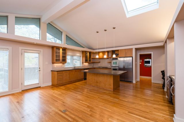 8 Racquet Court, Little Rock, AR 72227