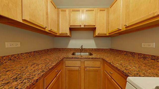 601 W Deming Place 602, Chicago, IL 60614