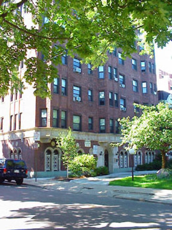 601 W Deming Place 602, Chicago, IL 60614
