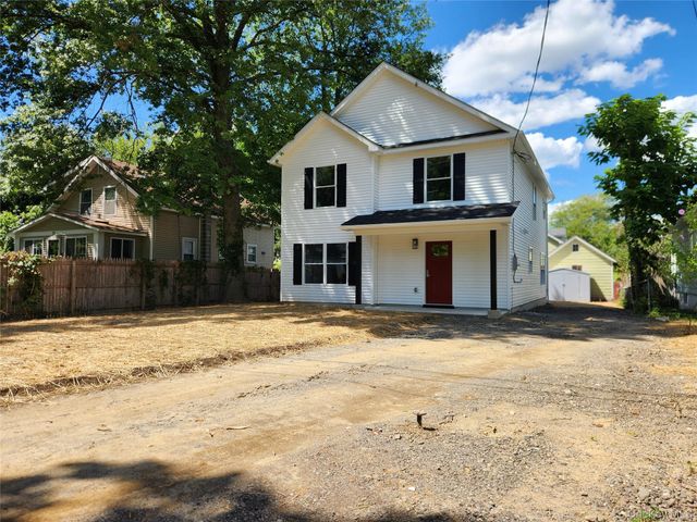 15 Greising Street, Pine Bush, NY 12566