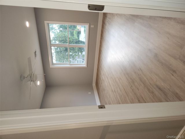 15 Greising Street, Pine Bush, NY 12566