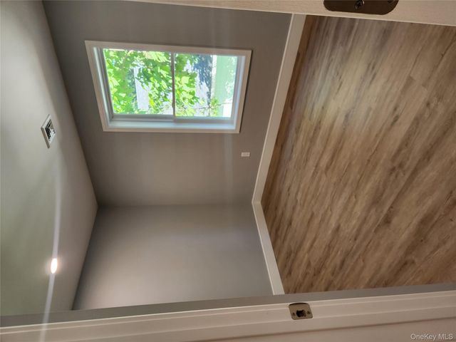 15 Greising Street, Pine Bush, NY 12566