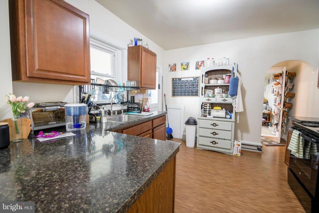 82 MAIN ST, Pennsburg, PA 18073