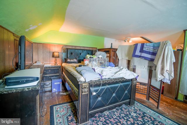 82 MAIN ST, Pennsburg, PA 18073