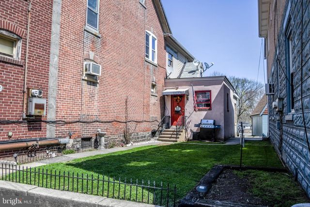82 MAIN ST, Pennsburg, PA 18073