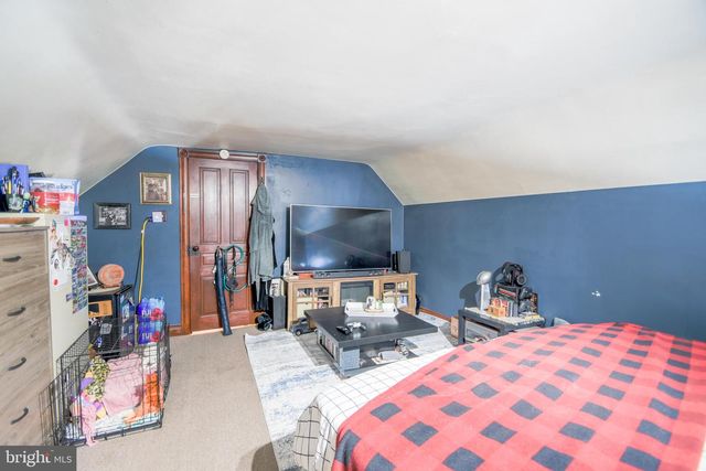 82 MAIN ST, Pennsburg, PA 18073