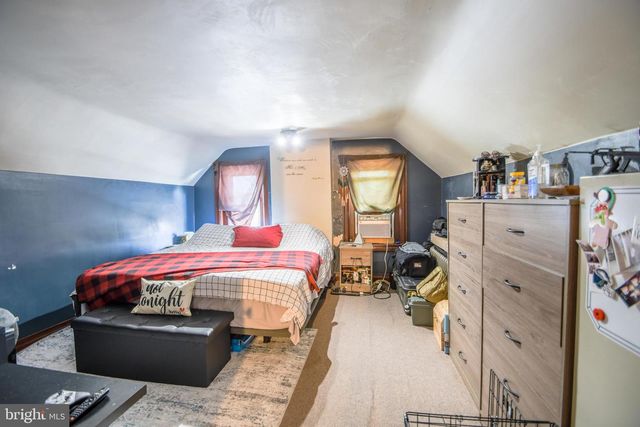 82 MAIN ST, Pennsburg, PA 18073