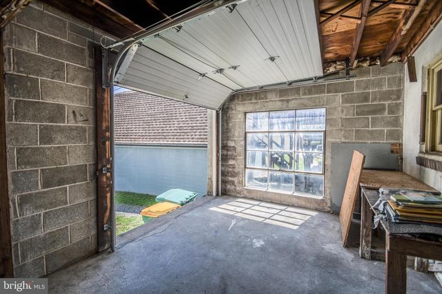 82 MAIN ST, Pennsburg, PA 18073