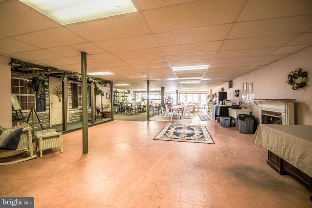 82 MAIN ST, Pennsburg, PA 18073
